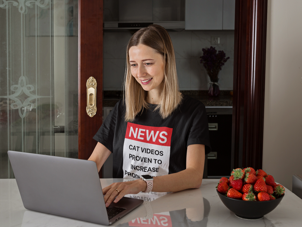 GIU - Cat Videos - Black Tshirt